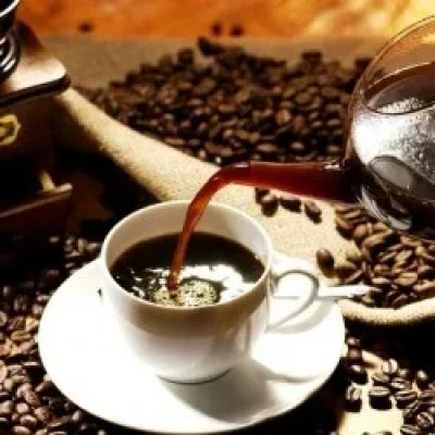 106871833_coffeecupsbrowncoffeebeansdrinks1024x768wallpaper_wallpaperswacom_12360x250